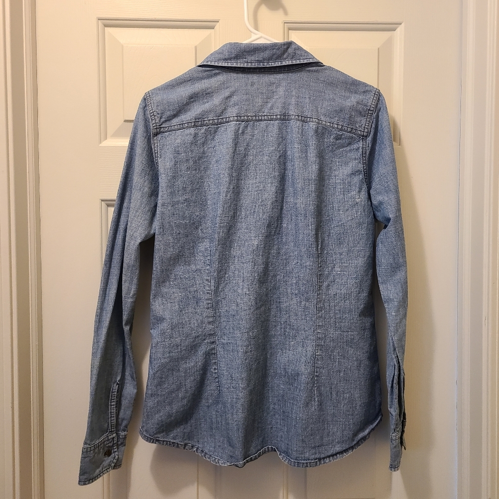 Carhartt Chambray Button Down Size Medium - image 2